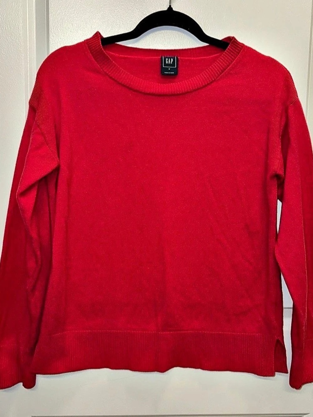GAP Red Crewneck Sweater Size Medium Like New